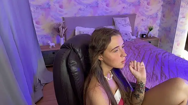 Tiana Belle online show from July 1, 1:07 am
