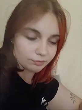 LoisFox online show from April 22, 8:43 pm