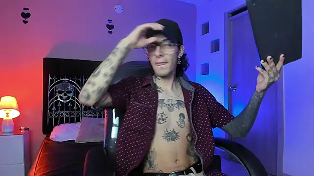 Vergil Noir  online show from May 2, 3:44 am