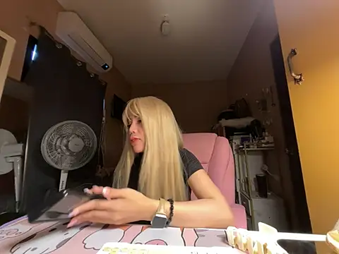 sweet glam online show from May 15, 7:59 am