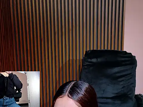 Snapshot of MissOffice_ chatting on June 25, 11:37 am MissOffice online show from June 25, 11:37 am