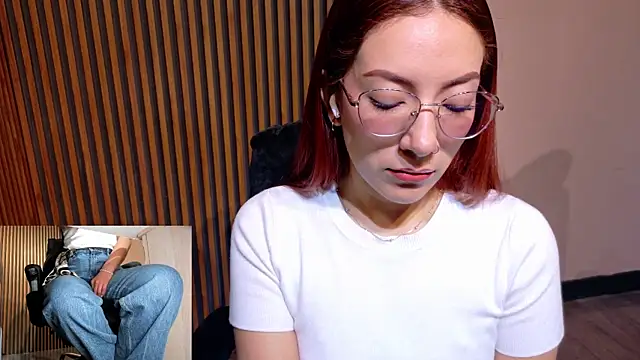 Snapshot of MissOffice_ chatting on July 23, 11:41 am MissOffice online show from July 23, 11:41 am