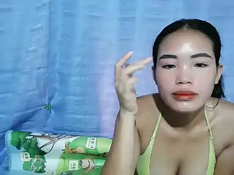 Snapshot of Two_sexy_asian4u chatting on April 27, 8:01 am Two sexy asian4u online show from April 27, 8:01 am