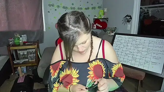 DelilaFields2 online show from June 6, 1:32 am