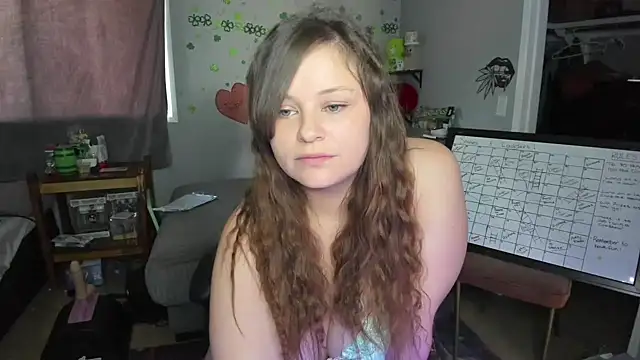 DelilaFields2 online show from June 6, 8:35 pm