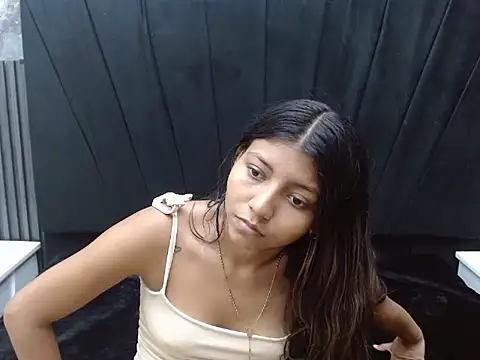 Snapshot of AndreaSerpa chatting on June 16, 8:11 pm AndreaSerpa online show from June 16, 8:11 pm
