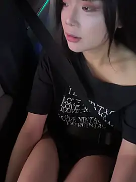 Snapshot of lilina520 chatting on May 19, 12:55 pm lilina520 online show from May 19, 12:55 pm