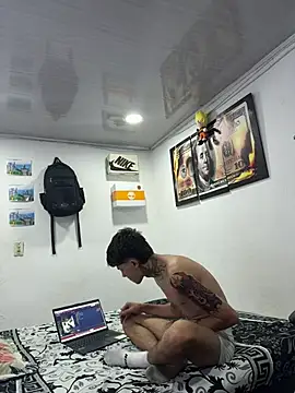 Jackdaniel001  online show from June 1, 4:47 am