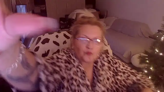 Divineblond online show from January 11, 10:59 pm