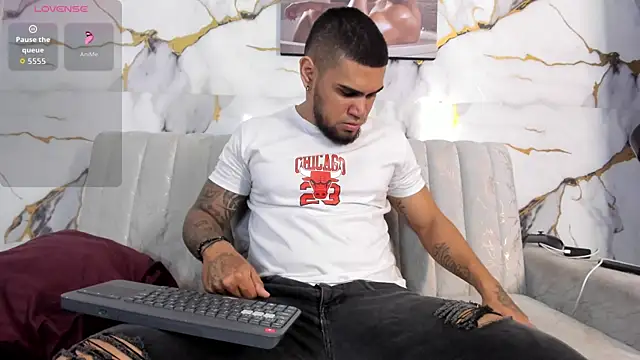 Snapshot of angel__tattoo chatting on July 8, 10:14 pm angel tattoo online show from July 8, 10:14 pm