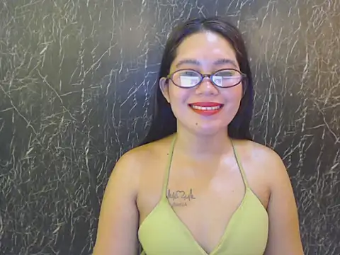 ur prettychelsie online show from April 26, 1:47 am