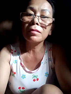 Snapshot of Ari-Na9 chatting on July 7, 7:23 am Ari-Na9 online show from July 7, 7:23 am