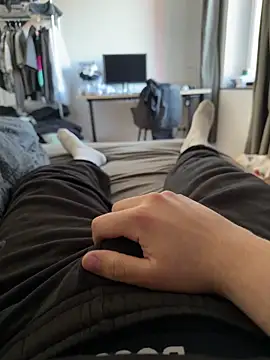 alwayshorny21 online show from April 24, 3:36 pm