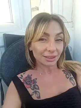 Snapshot of SofiaLace chatting on May 27, 3:31 pm SofiaLace online show from May 27, 3:31 pm