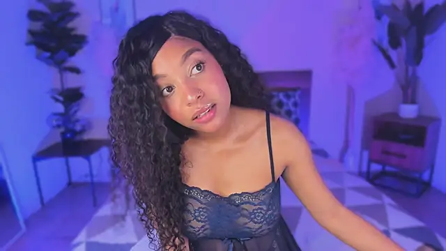Lynncute online show from May 2, 3:44 am