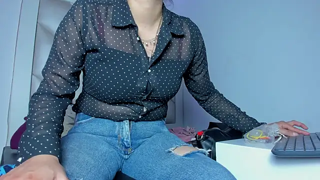 Valentina js online show from July 13, 9:06 pm