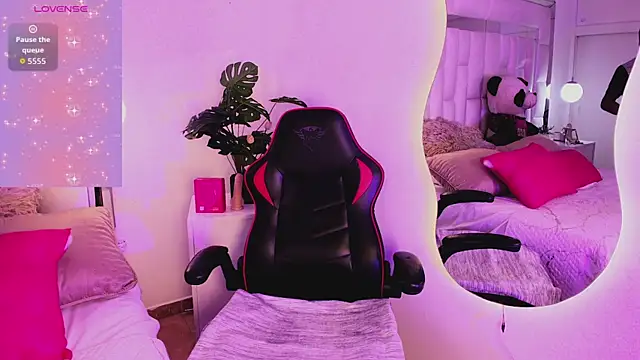 athenea fox  online show from April 30, 10:58 pm
