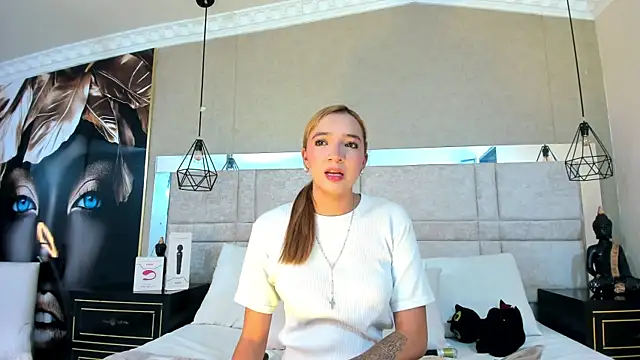SamaanthaMiller online show from May 6, 8:36 pm