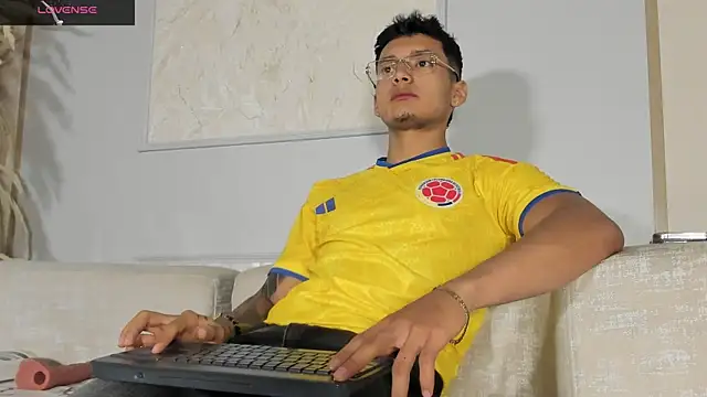 Alan Salazar online show from June 17, 5:47 pm