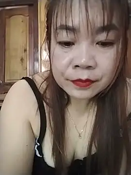 Snapshot of Squirt107 chatting on July 16, 3:23 am Squirt107 online show from July 16, 3:23 am