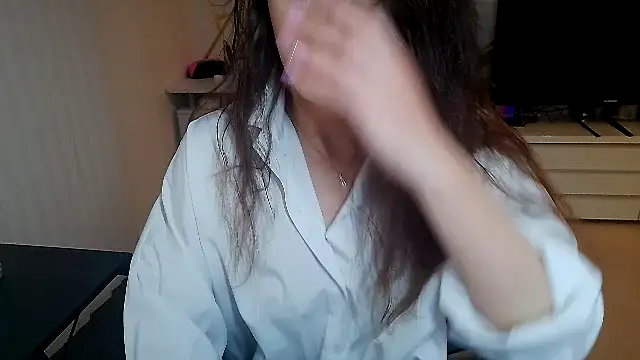 khalessi13 online show from May 4, 9:33 pm