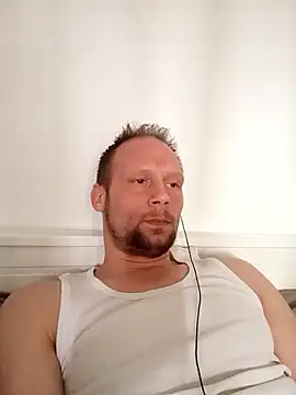 FlirtFehler404 online show from April 24, 4:20 pm