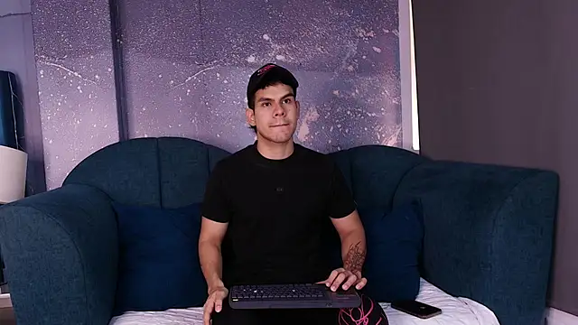 Derek Voss online show from June 23, 12:36 pm