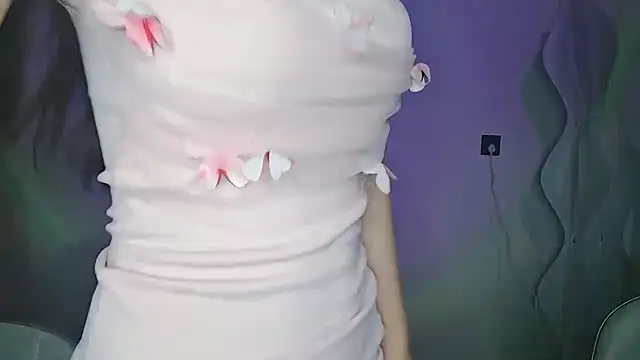 Snapshot of Zhizhi-99 chatting on July 15, 10:04 pm Zhizhi-99 online show from July 15, 10:04 pm