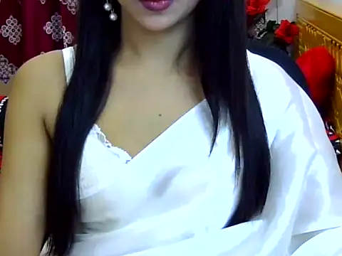 Alina Nur online show from July 11, 1:25 pm