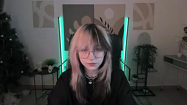 NyxCalderra online show from May 7, 4:40 am