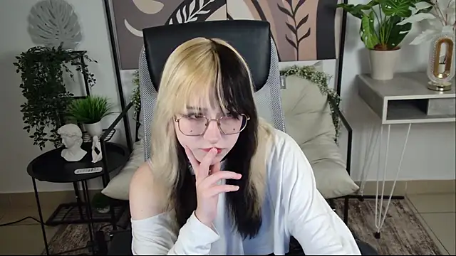 NyxCalderra online show from July 21, 10:50 am