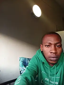 Mphoza0211 online show from June 11, 5:05 am