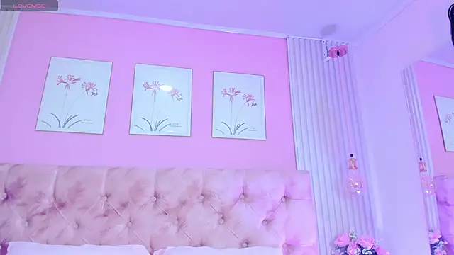 Ariana west  online show from May 21, 12:45 pm