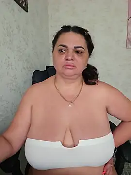 -CUTE-EVVIL- online show from July 17, 7:04 am