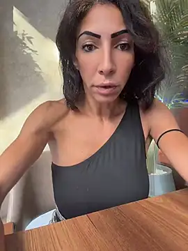 Yasmiinee online show from July 2, 3:18 pm