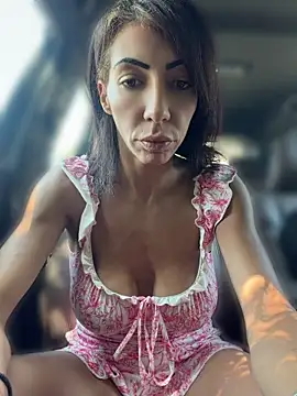 Yasmiinee online show from July 9, 1:15 pm