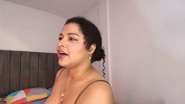 Snapshot of Nerea- chatting on May 17, 2:42 am Nerea- online show from May 17, 2:42 am