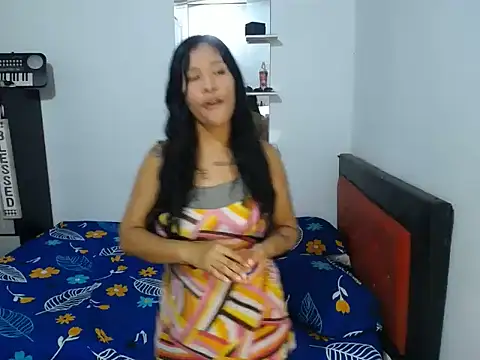 Snapshot of chloe_minaj chatting on June 23, 2:09 am chloe minaj online show from June 23, 2:09 am