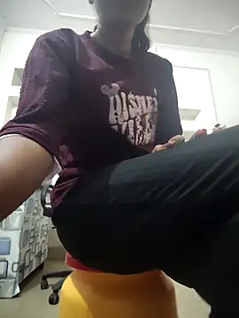 Snapshot of ESHA-LOVE chatting on May 2, 12:26 am ESHA-LOVE online show from May 2, 12:26 am
