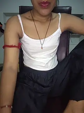 Snapshot of ESHA-LOVE chatting on June 10, 10:30 pm ESHA-LOVE online show from June 10, 10:30 pm