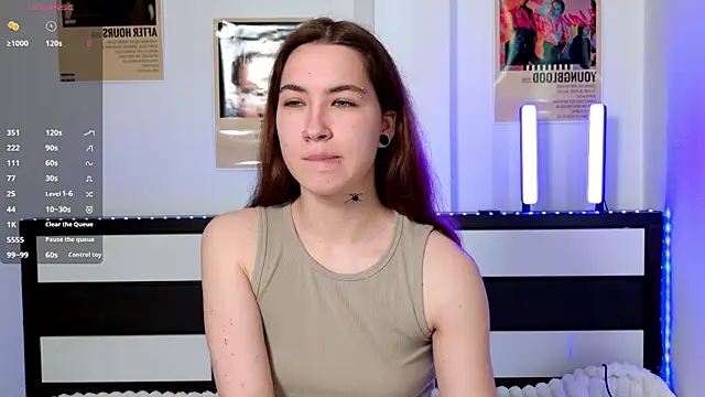 EvaAndLuna online show from May 9, 2:39 am