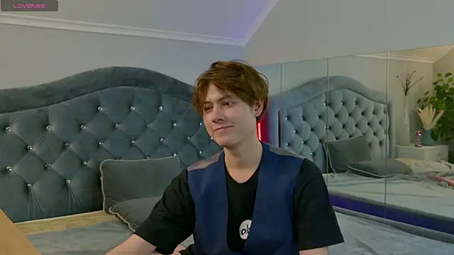 Mark Ian  online show from April 29, 5:30 pm