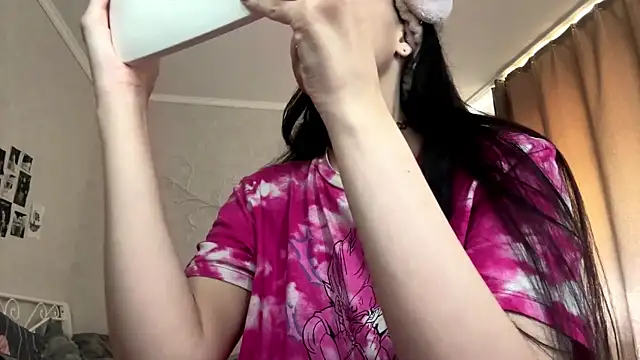 LouisePavlides online show from May 31, 11:28 am