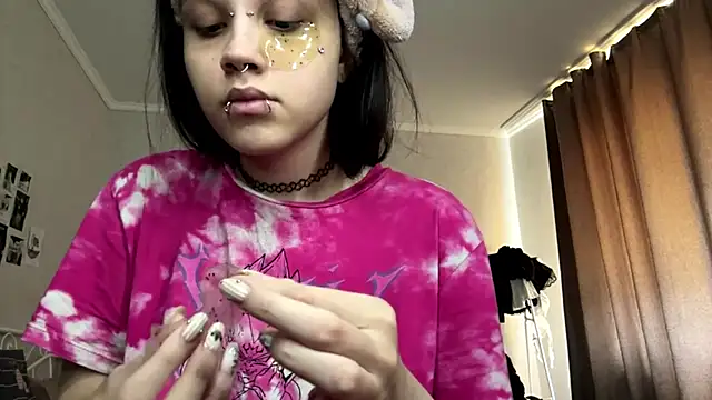 LouisePavlides online show from June 7, 1:04 pm