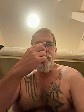 Snapshot of Caesar_Baxter chatting on July 19, 5:55 am Caesar Baxter online show from July 19, 5:55 am