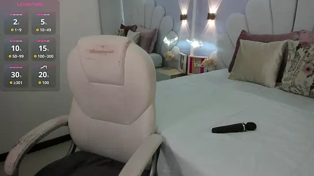 Snapshot of mia_ortizz_ chatting on June 2, 9:50 pm mia ortizz online show from June 2, 9:50 pm