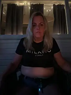 Bruiserboomer2 online show from June 6, 1:54 am