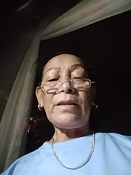 Snapshot of mouth22 chatting on June 4, 2:50 am mouth22 online show from June 4, 2:50 am