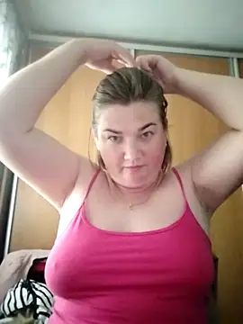MiyaOlliver online show from May 2, 2:00 pm