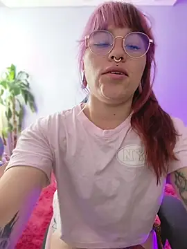 Nyxie8 online show from May 5, 6:05 pm